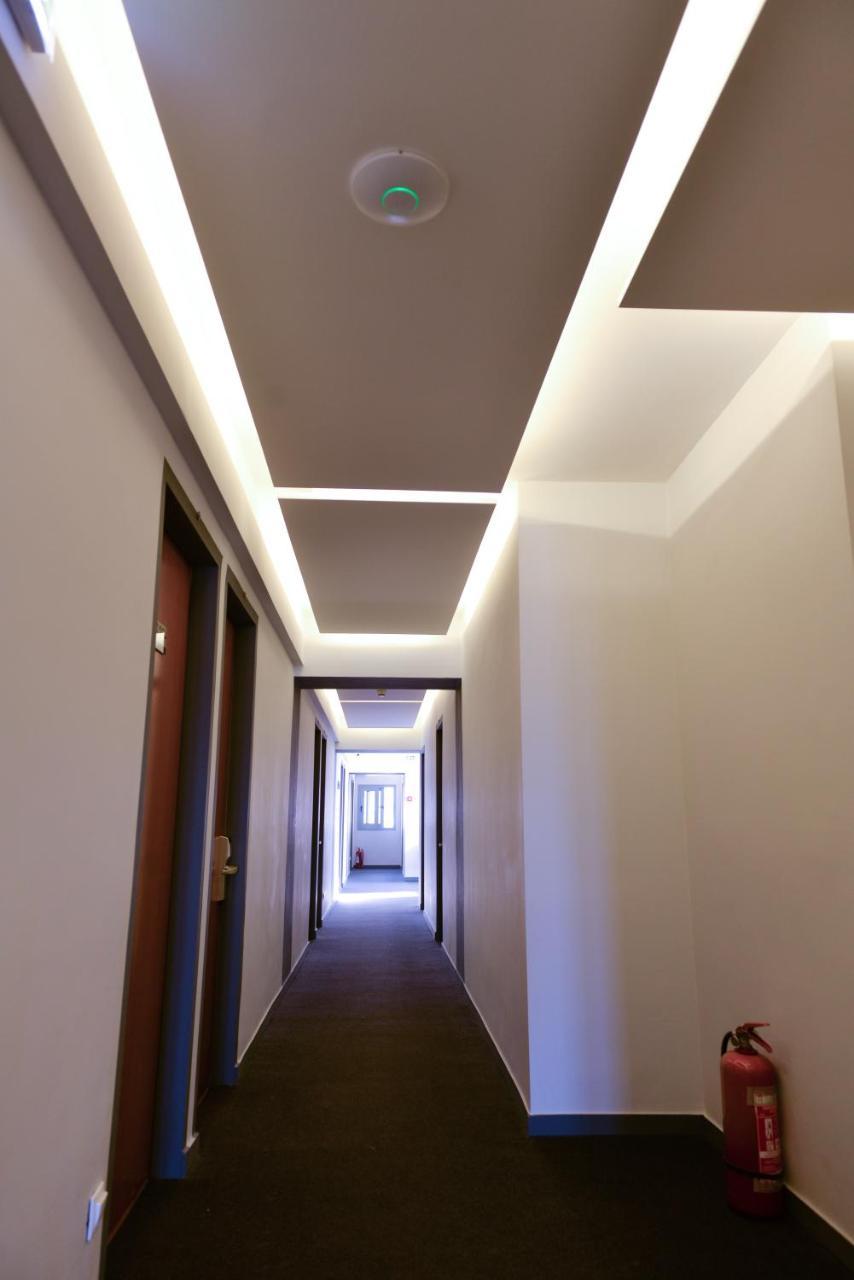 เมดิเตอเรนี Hotel พาทรา ภายนอก รูปภาพ